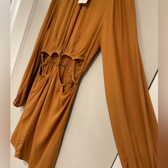 NWT - Cutout Peasant-Sleeve Mini Dress Size L - Picture 5 of 17